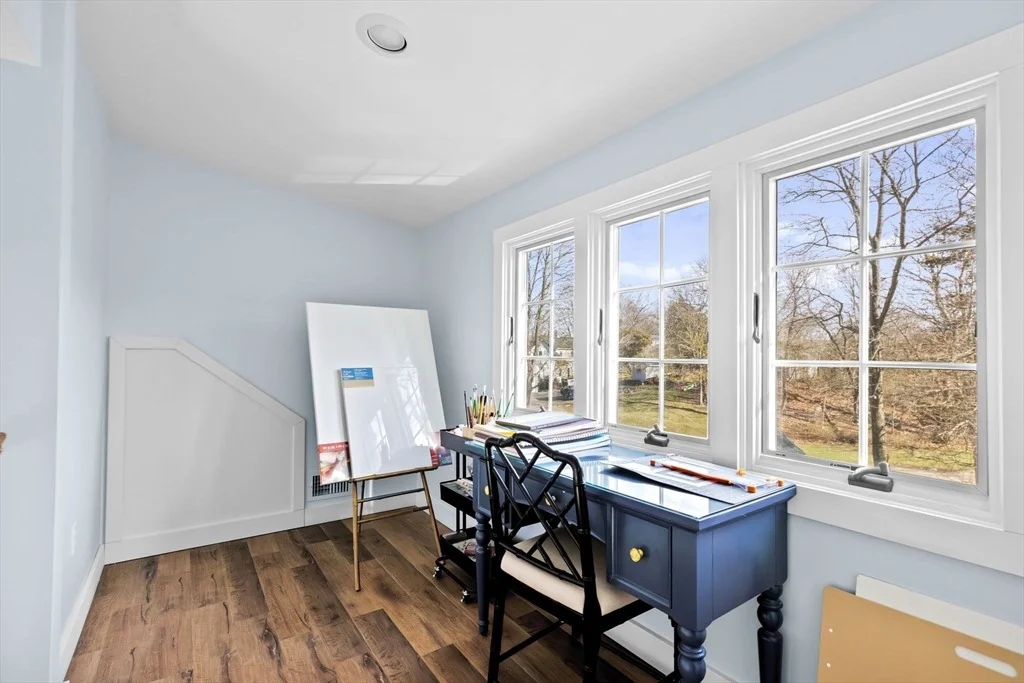 Photo of 10 Wompatuck Rd