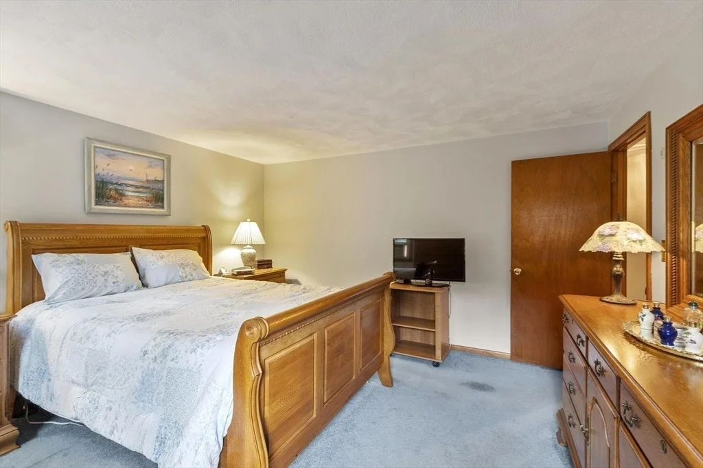 Photo of 7 Susan Dr