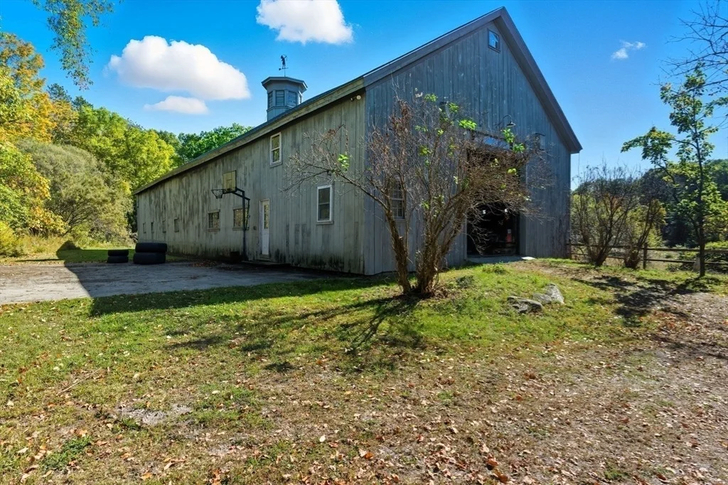 Photo of 227 Boston Rd