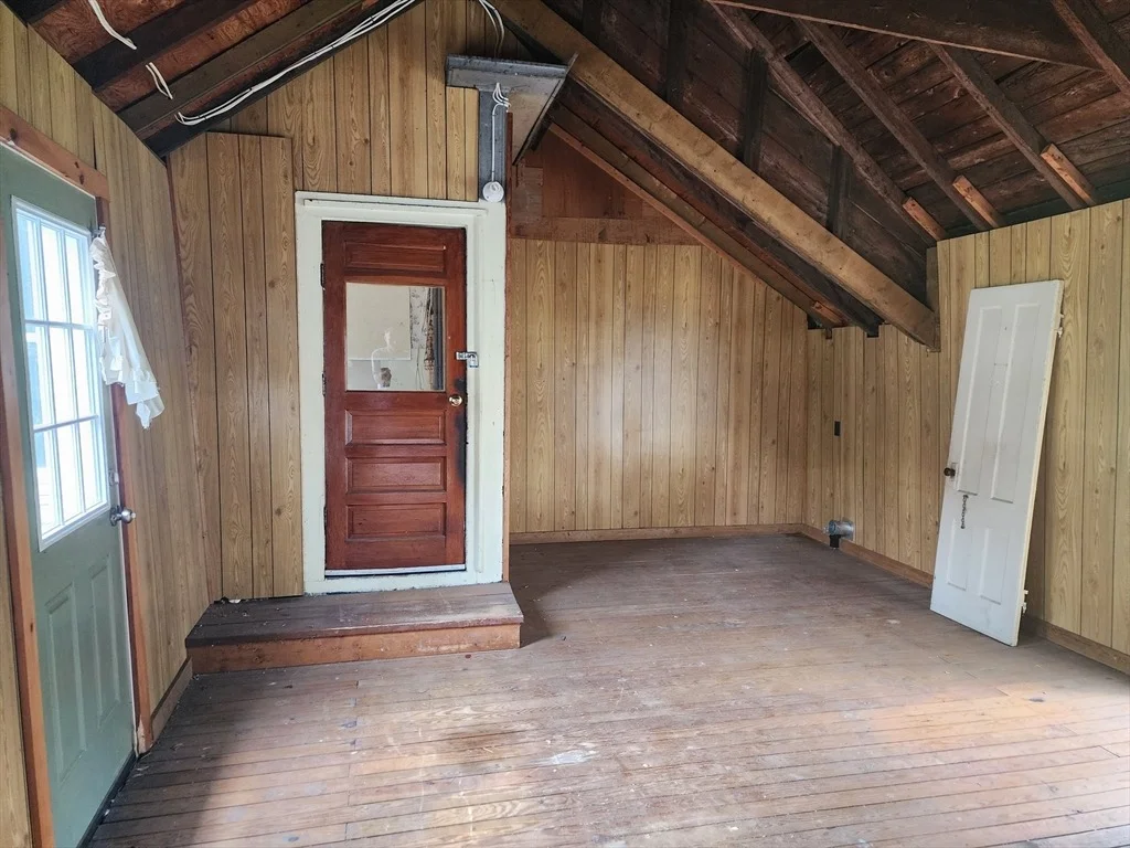 Photo of 575 River St