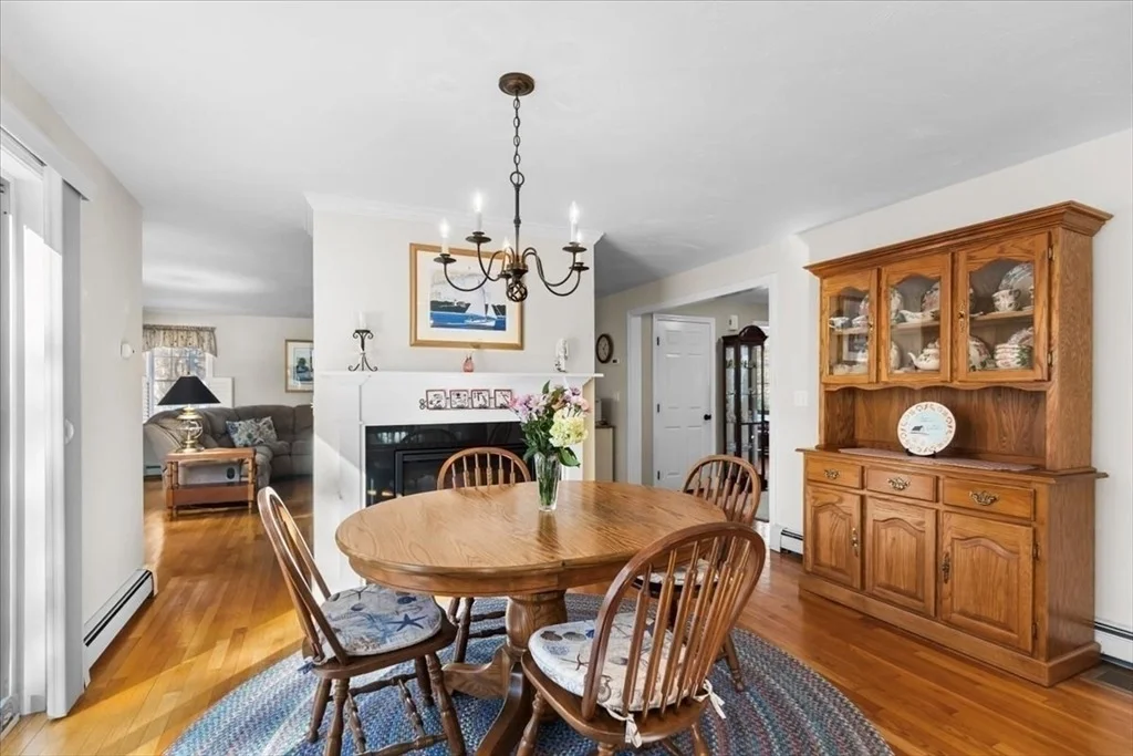 Photo of 12 Quashnet Woods Dr