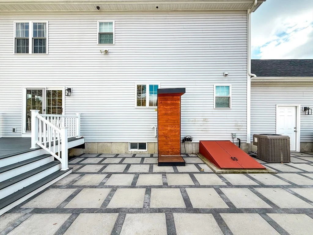 Photo of 11 Farland Cir