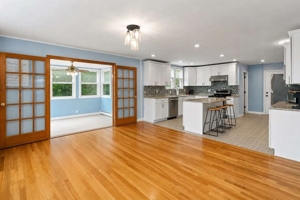 Photo of 10 Wesley Dr