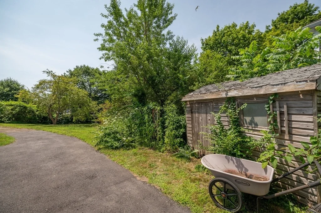 Photo of 32 Blynman Avenue