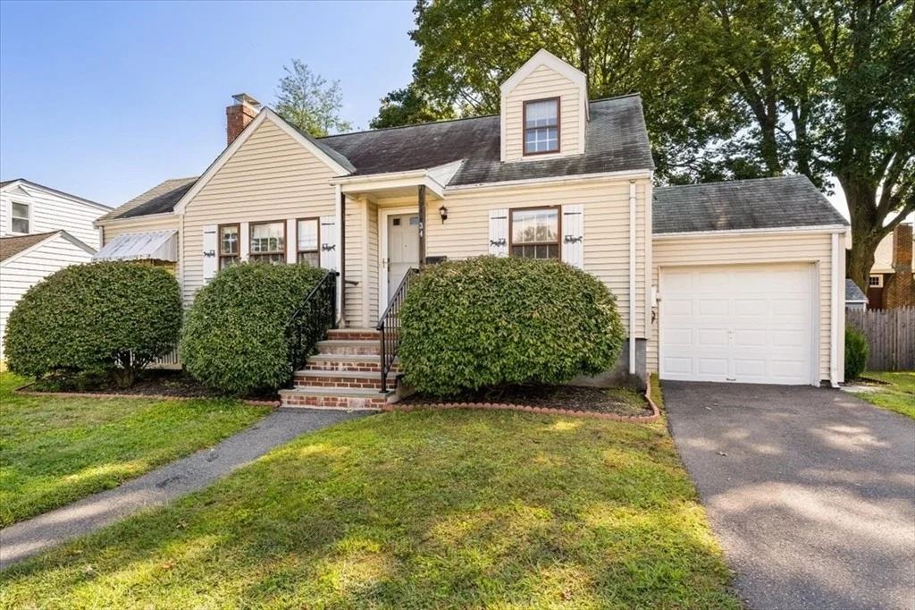 Photo of 34 Aberdeen Ave.
