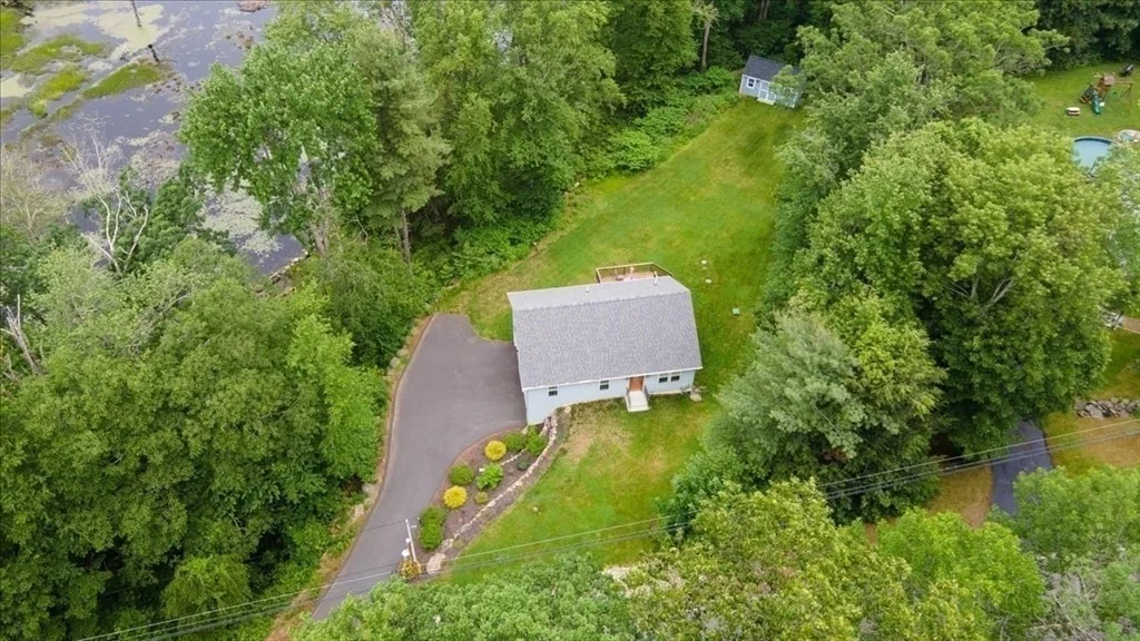 Photo of 1085 Southbridge Rd