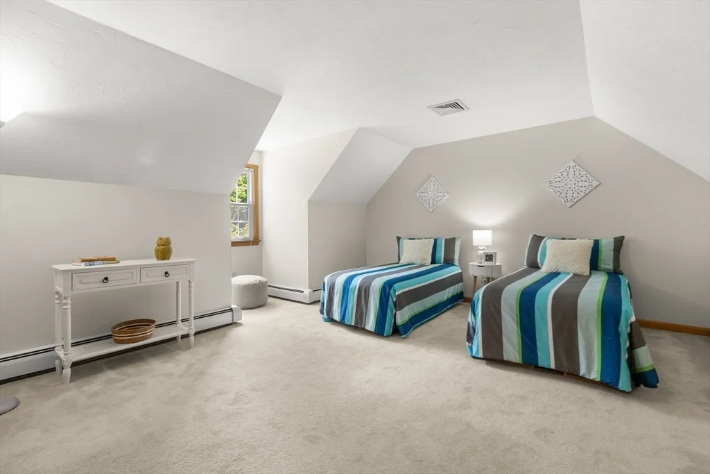 Photo of 8 Caitlin Ln