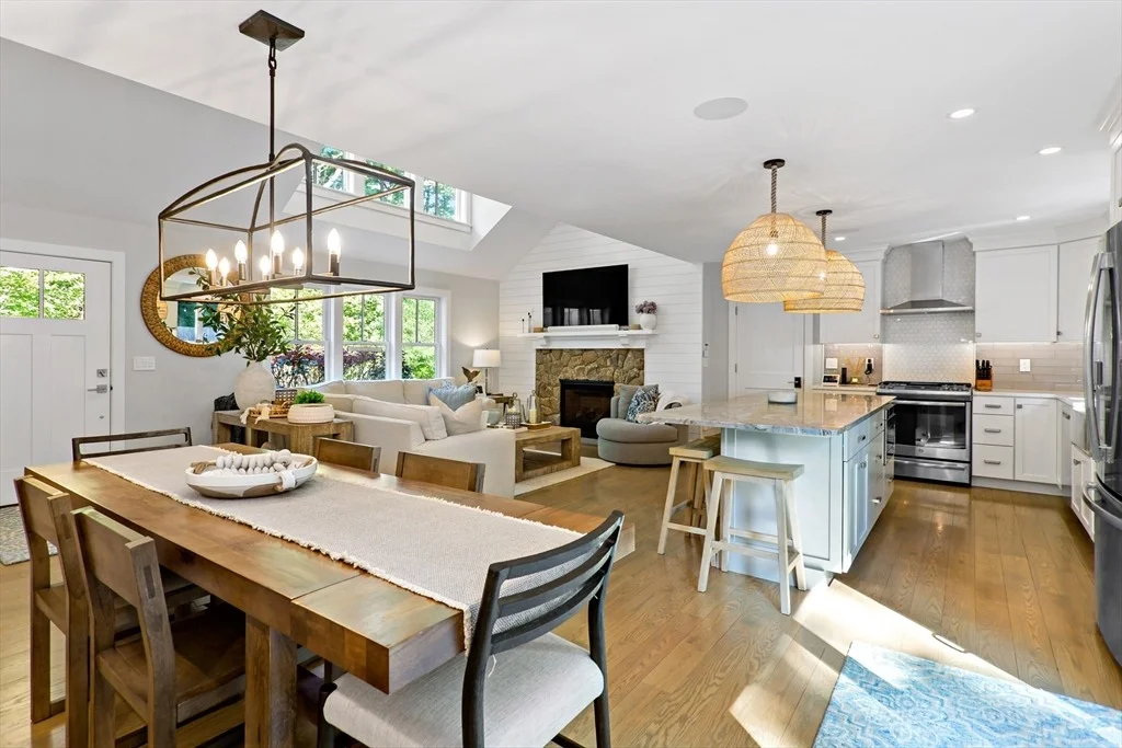 Photo of 564 Cotuit Bay Drive