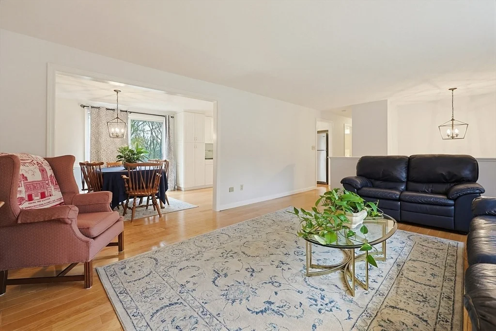 Photo of 49 Stonybrook Dr