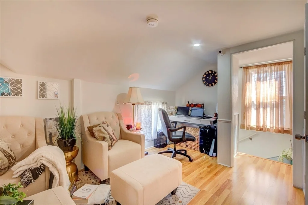 Photo of 546 Snell St