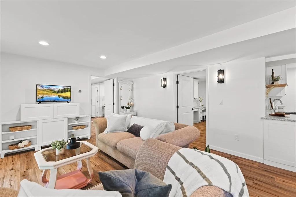 Photo of 353 Finch Rd
