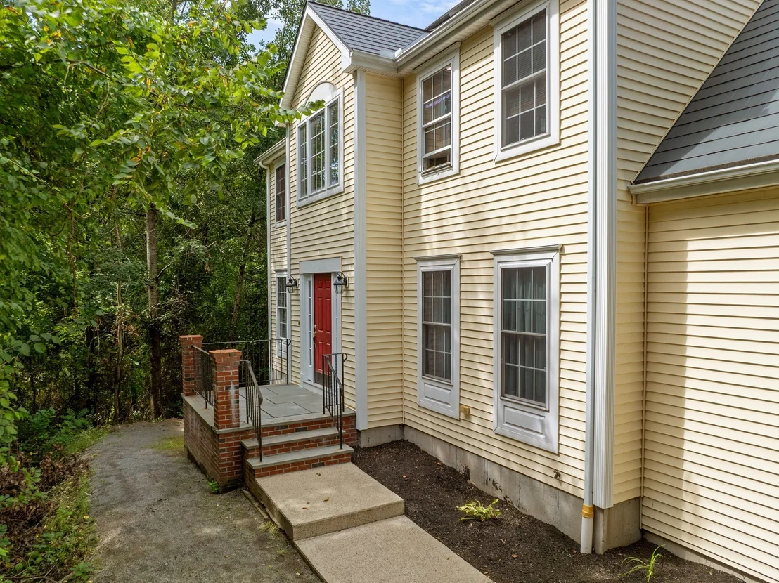 Photo of 115 Cathedral Drive
