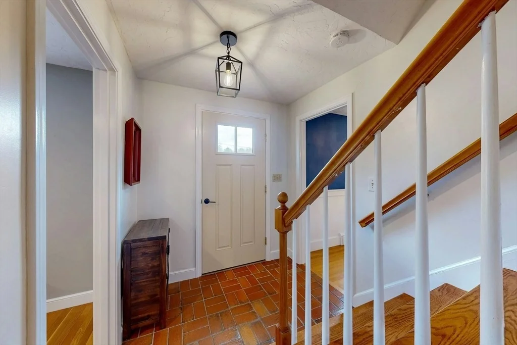 Photo of 65 Colonial Rd
