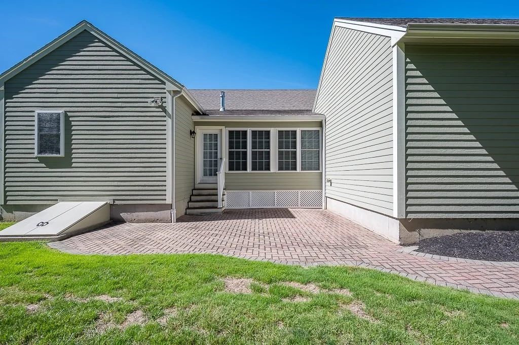 Photo of 81 Nicholas Dr