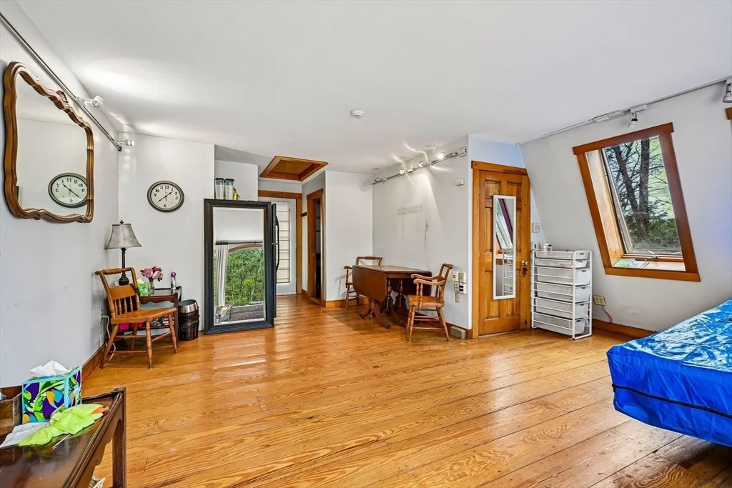 Photo of 157 Robinson Rd