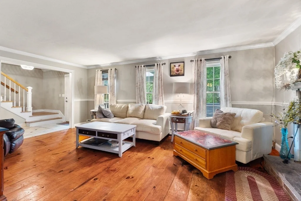 Photo of 1236 Woonsocket Hill Road