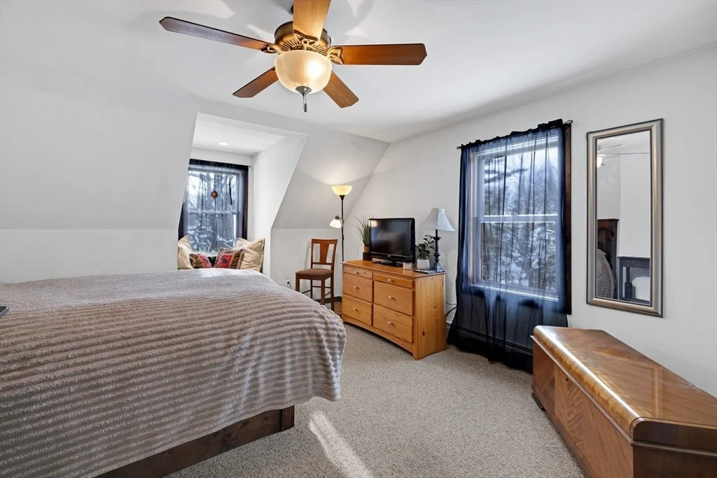 Photo of 593 Woodmere Rd