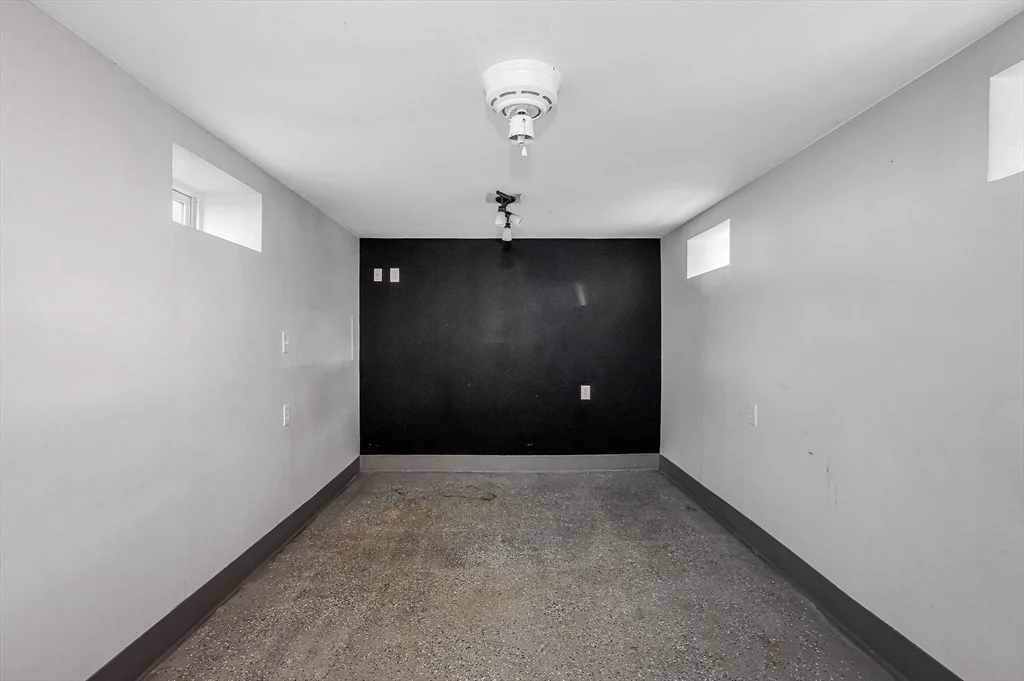 Photo of 5 Ready Ave