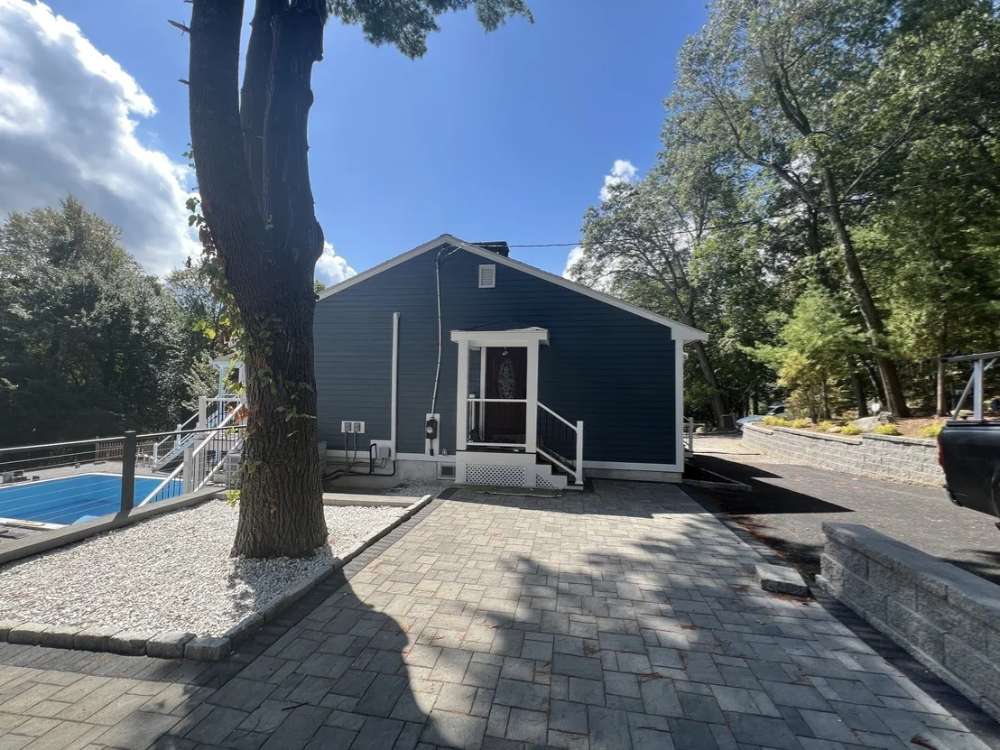 Photo of 620 Edmands Rd