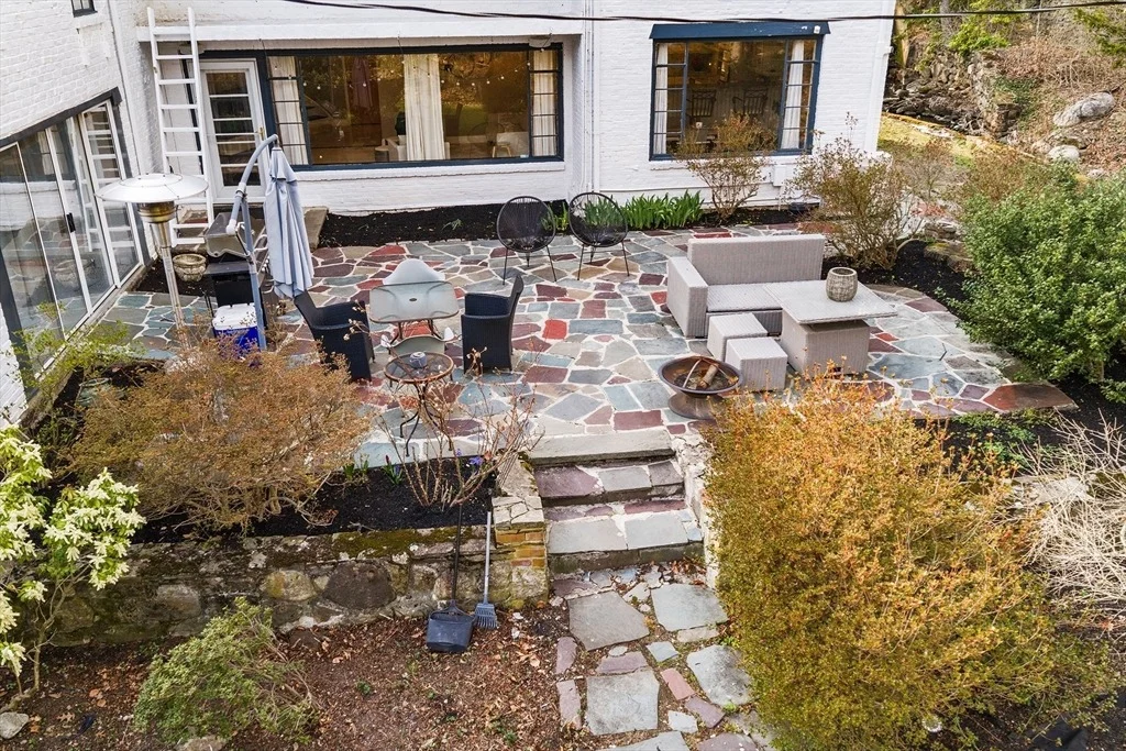 Photo of 3 Old Brook Dr