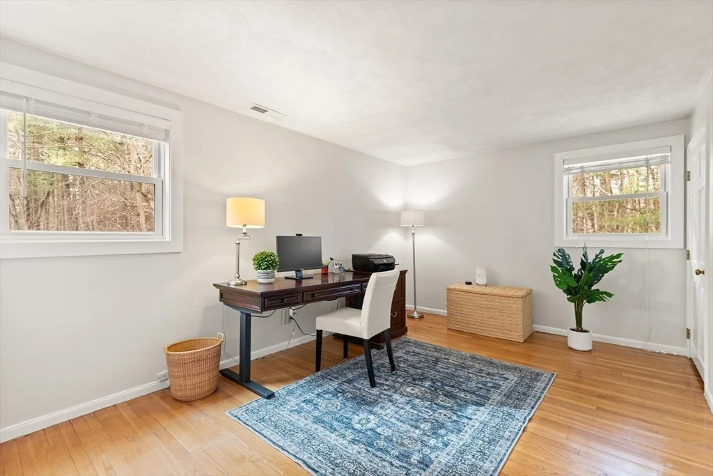 Photo of 31 Meadowbrook Rd