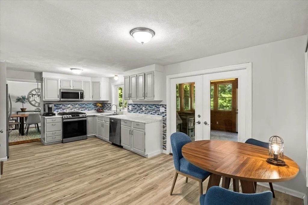 Photo of 74 Lakeview Rd