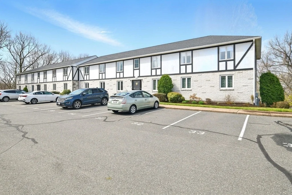 Photo of Unit 33 at 200 Lambert Ter