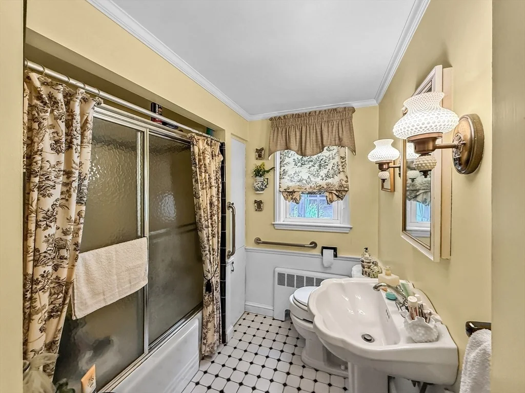 Photo of 8 Thorndike Rd