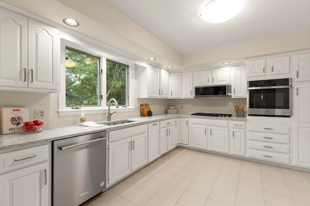 Photo of 323 Robert Rd
