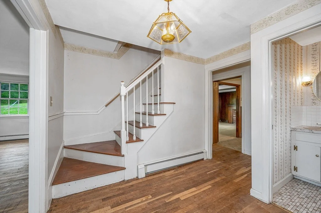 Photo of 104 Meadowview Road