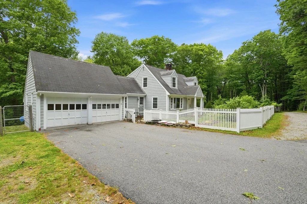 Photo of 147 Forest St