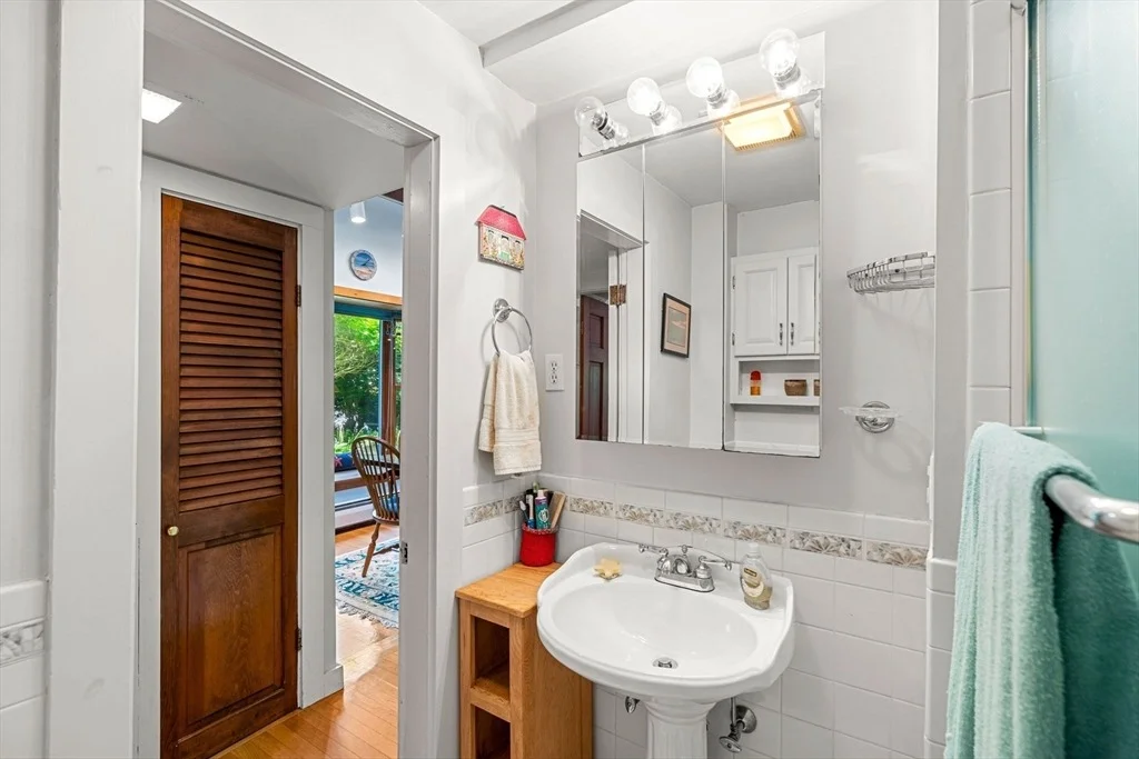 Photo of 21 Preston Beach Rd