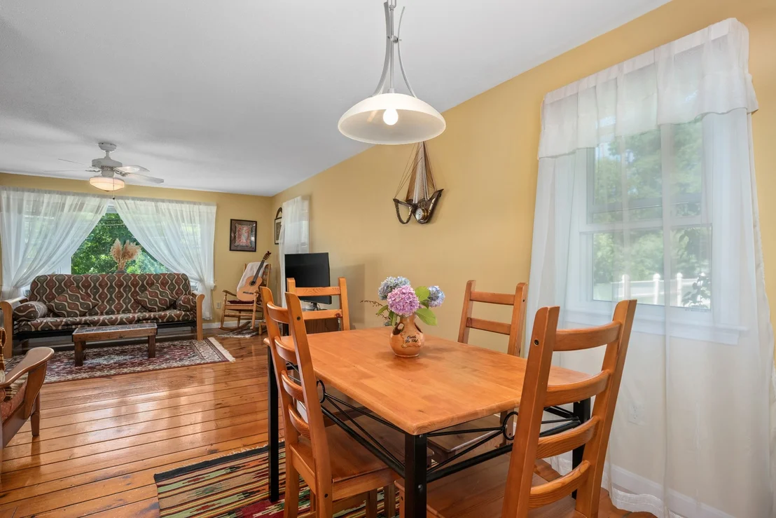 Photo of 937 Harwich Rd