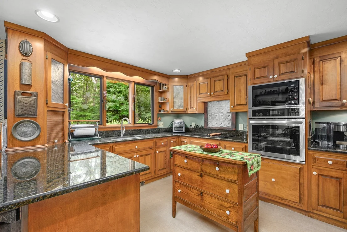 Photo of 8 Crestview Dr Ext