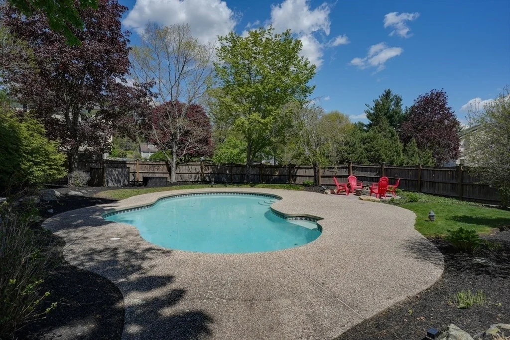 Photo of 215 Rolling Meadow Dr