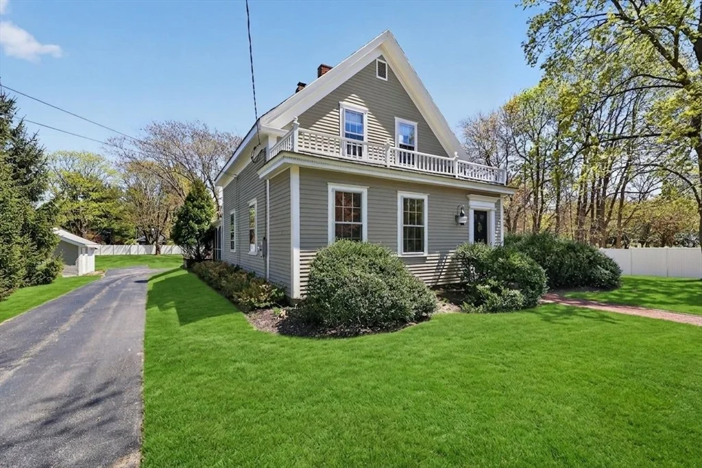 Photo of 1154 Main St