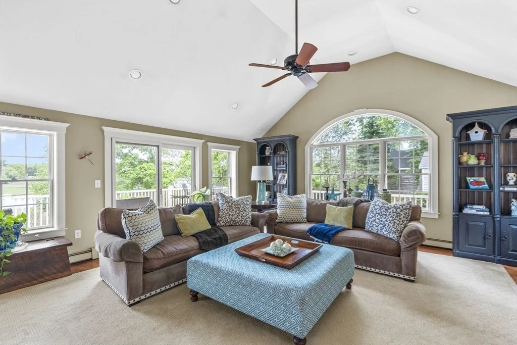 Photo of 102 Riverside Circle
