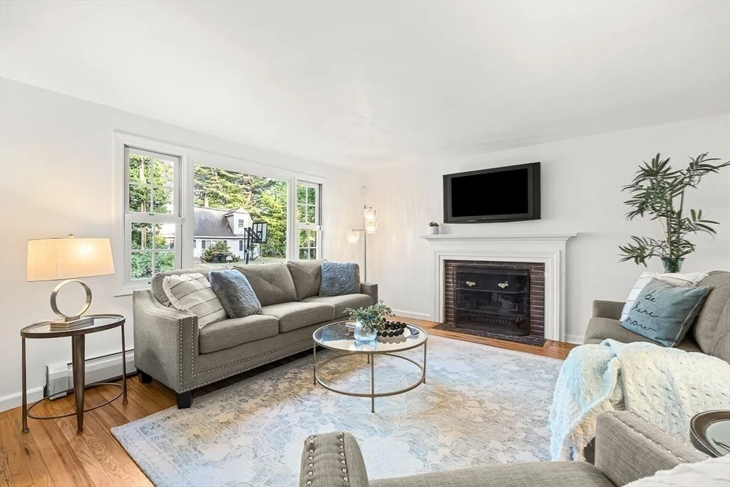 Photo of 7 Haven Ln