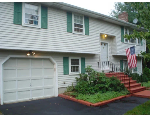 Photo of 2 Rickey Dr.