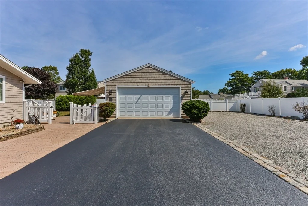 Photo of 6 Robinhood Rd