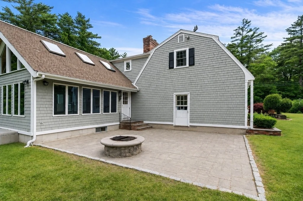 Photo of 468 Delano Rd