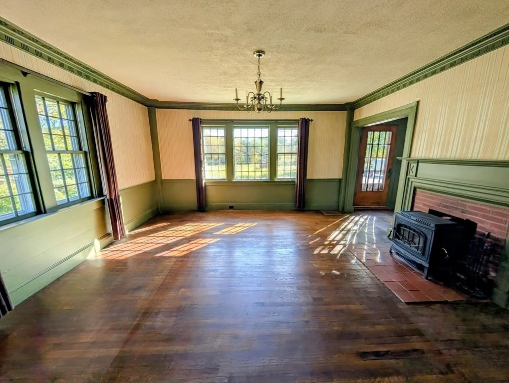 Photo of 216 Brookfield Rd