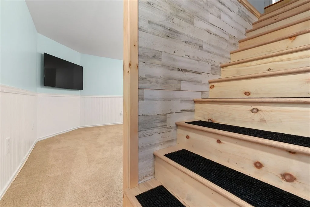 Photo of 6 Ashcroft Cir