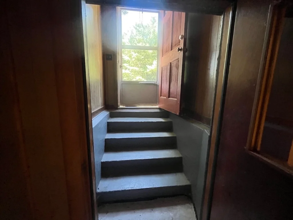 Photo of 17 Silver St Ext