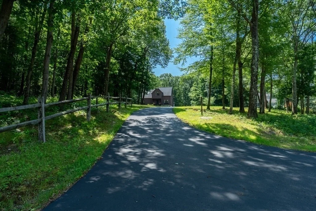 Photo of 140 Sutton Rd