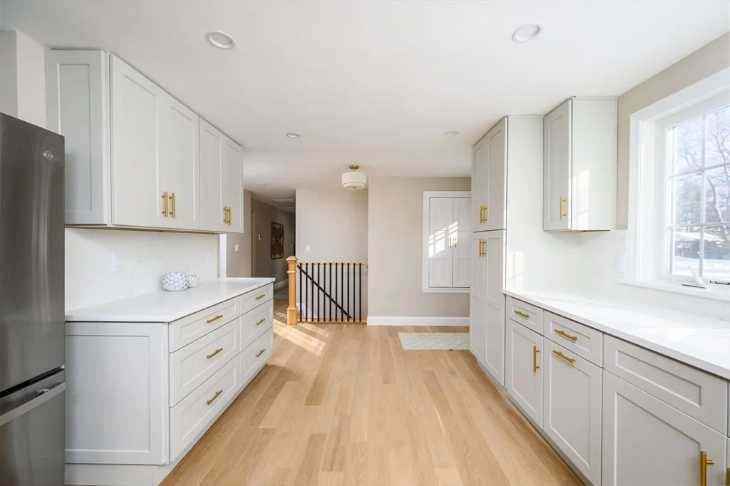 Photo of 19 Accord Pond Dr