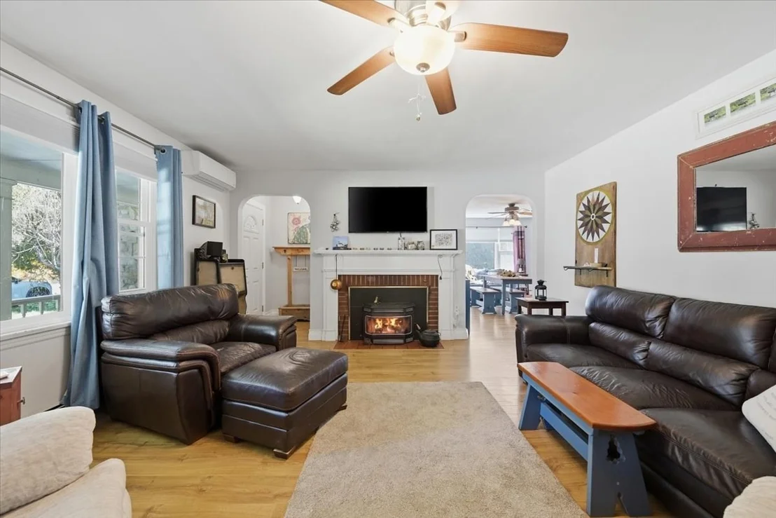 Photo of 131 Henry St