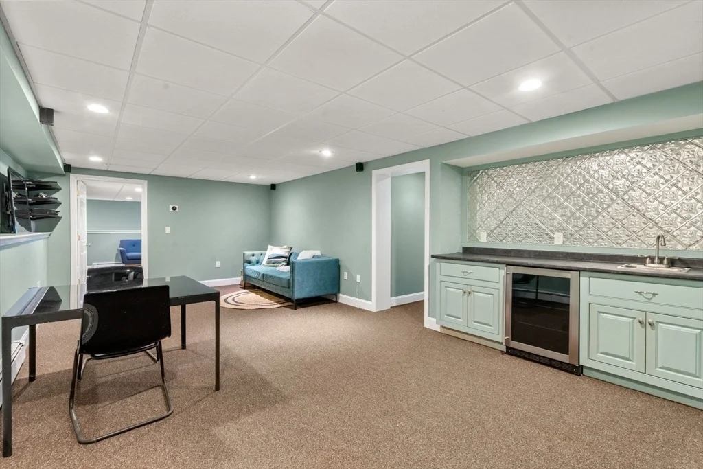 Photo of 35 Whitney Avenue