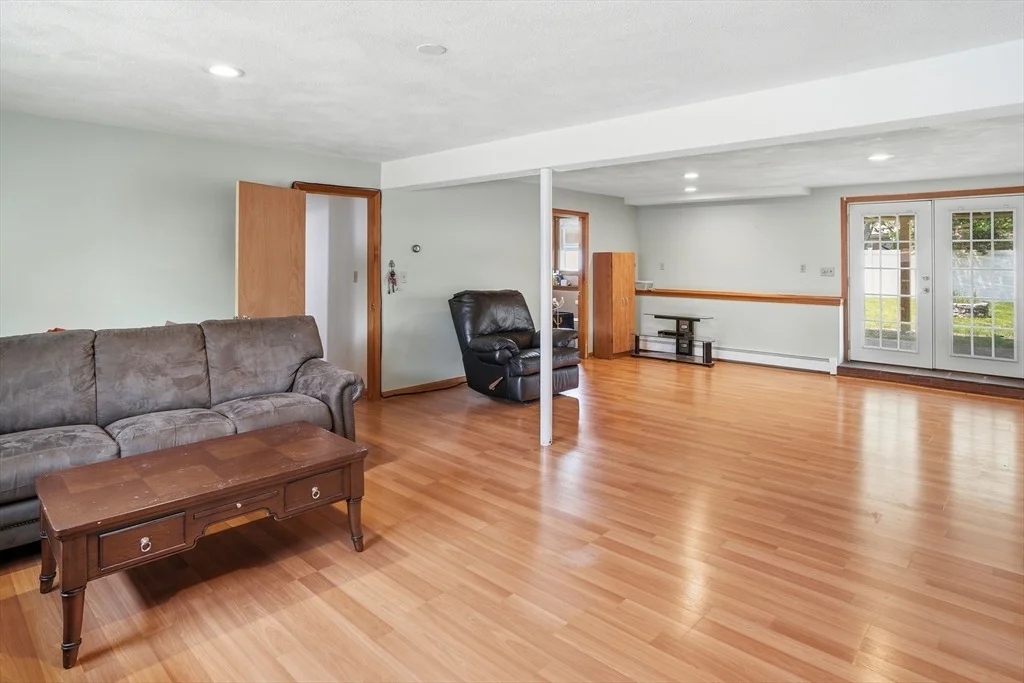 Photo of 10 Barnes Ave