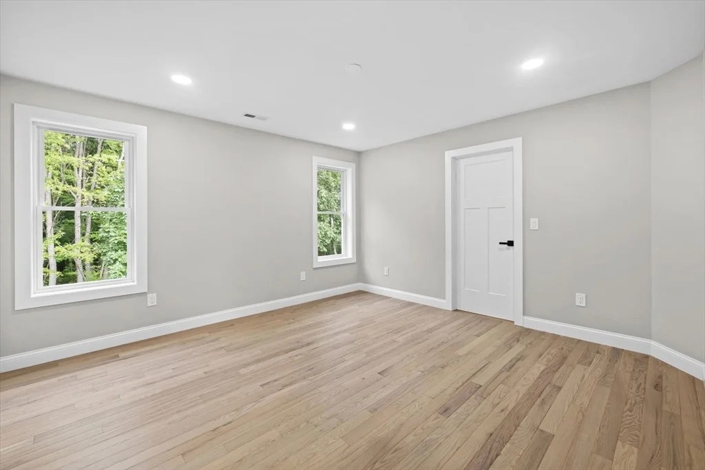 Photo of 10 Falcon Drive